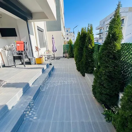 Seaside Patio Apartament